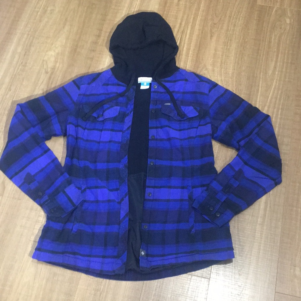 Columbia hooded button up size M